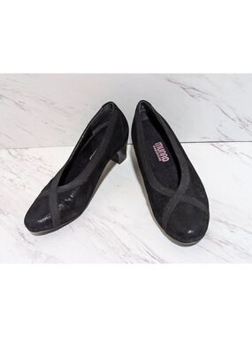 Munro Women's Black Comfort Slip-On Round Toe Pumps Size 6